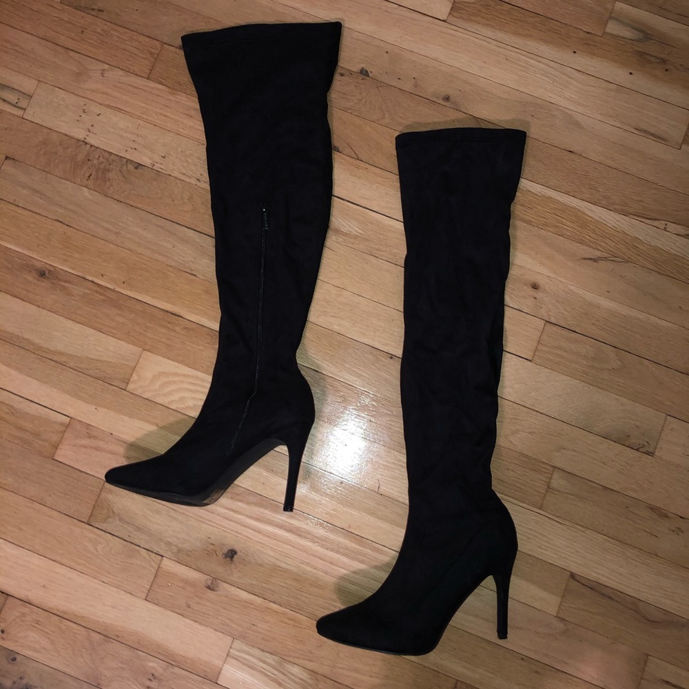 Thigh high boots🖤
